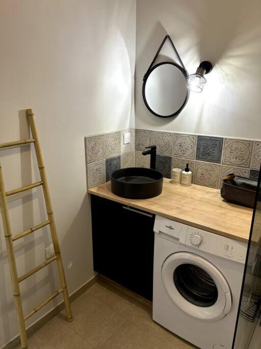 شقة Le Cosy Grenier De Pauline Et Flo Cessenon-sur-Orb المظهر الخارجي الصورة